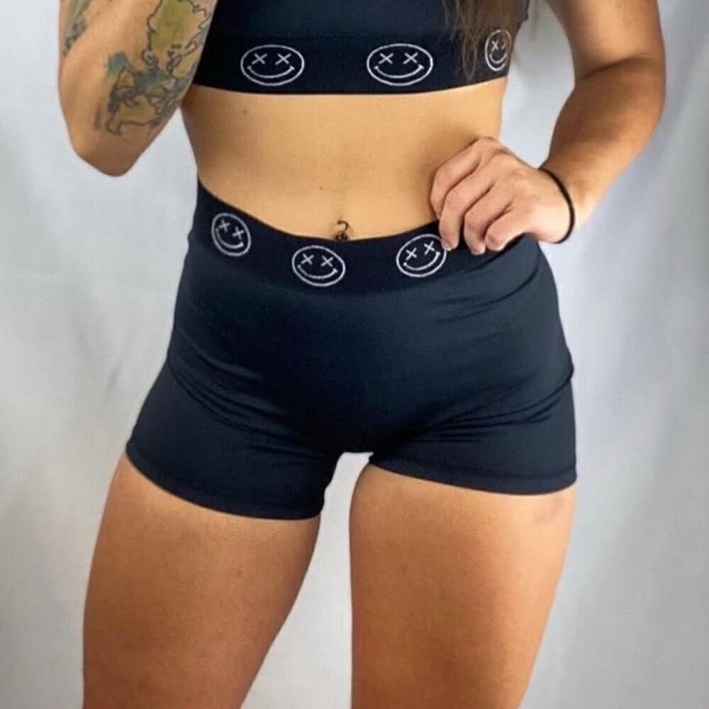 Salty Savage Happy Thoughts wetsuit shorts black small excellent condition